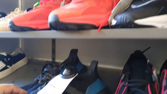 Выбираем кроссовки в Аутлете | Zalando Outlet Berlin - ЧАСТЬ1 смотреть онлайн