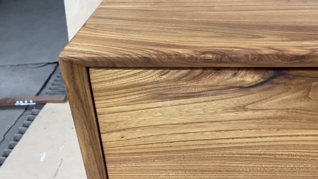 Тумба из массива карагача "Lizard" смотреть онлайн