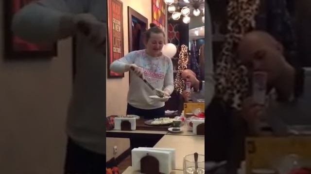 Max Brenner на Войковской смотреть онлайн