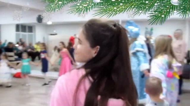 Хм БОСИКОМ Новогодний хоровод смотреть онлайн