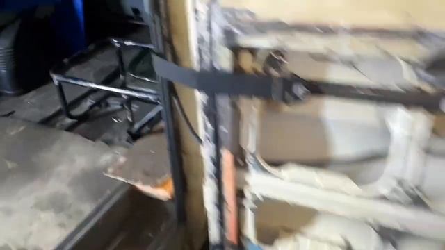Закончил сварочные работы с дверью и передней стойкой. смотреть онлайн