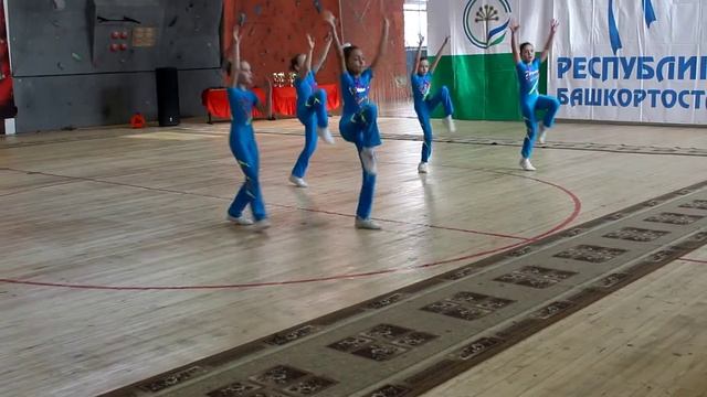 Команда г. Стерлитамак "Задор" Аэробика петит 8-10 лет смотреть онлайн