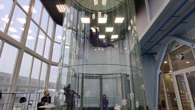 Главное не вылететь в трубу!!! Полет в аэротрубе. смотреть онлайн