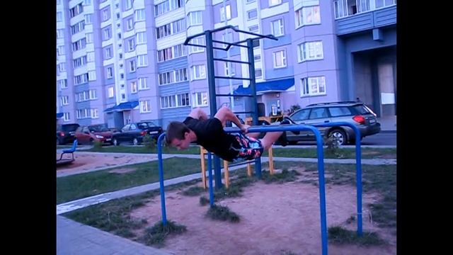Горизонтальный упор под турником 15 сек (2012 год) - Back lever 15 seconds (2012) смотреть онлайн