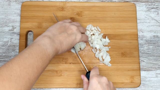 Вкуснятина в духовке! Курица с картошкой, грибами и беконом/Pollo con patatas y champiñones al horn смотреть онлайн