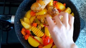 Аппетитные куриные голени с овощами на сковороде. #курицасовощами#ужин#обед#вкусно