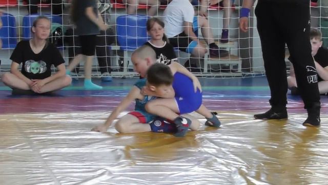 Поединок 1 , вольная борьба , дети смотреть онлайн