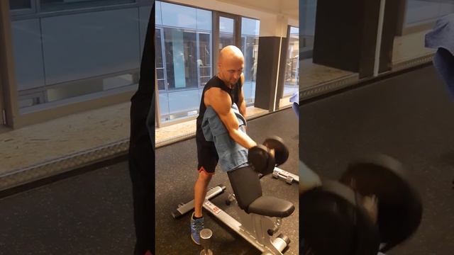 Biceps Curl 12 kg for reps смотреть онлайн