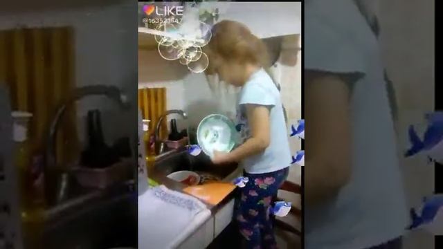 Как мыть посуду в 4 года смотреть онлайн