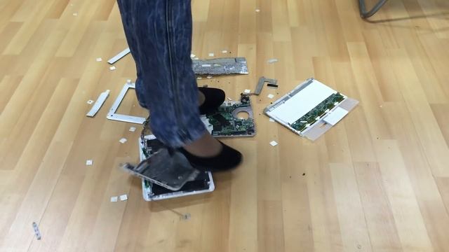 Girl trample and crush netbook laptop with high heels part 6 (finish) смотреть онлайн