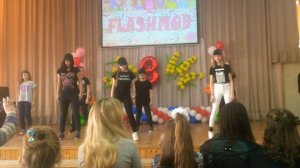 Выступление на 8 марта. Качает