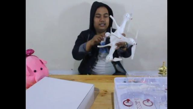 Puaassss Mengendarai DRONE SYMA X8SW смотреть онлайн