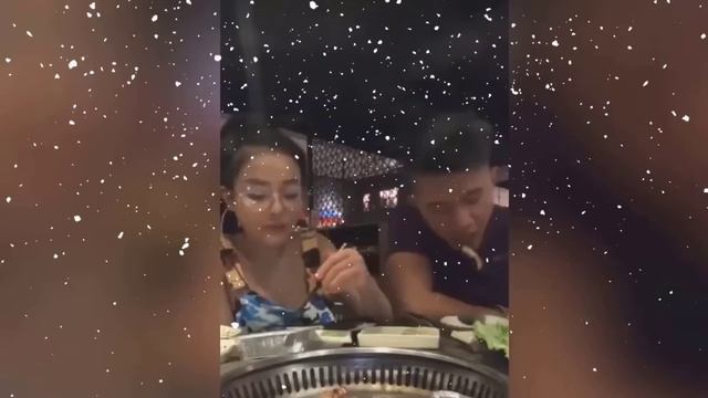 Clip Lương Bằng Quang vô tư sờ ngực móc lốp Ngân 98 khi đang livestream смотреть онлайн