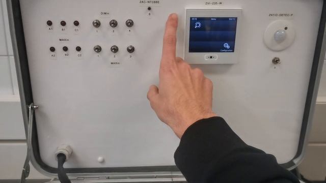 Actividad 5.8 - Control punto de luz con regulación y pulsador externo (7) смотреть онлайн