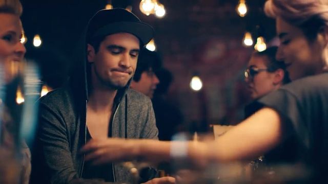 Panic! At The Disco- Victorious [OFFICIAL VIDEO]