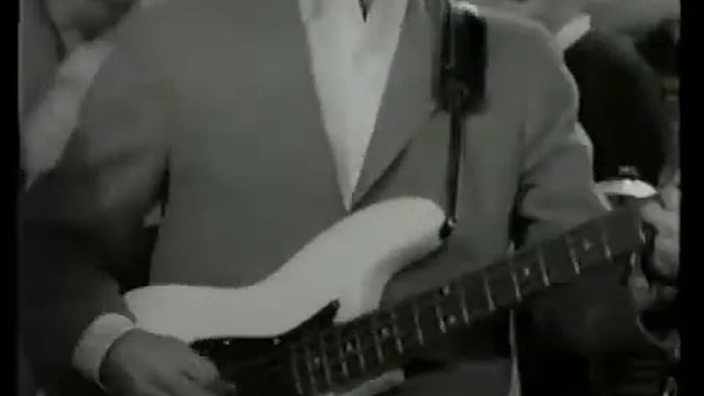 Fender Jazzmaster - The Astronauts.mp4 смотреть онлайн