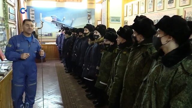 Карельские кадеты побывали на экскурсии в авиационном полку гарнизона «Бесовец» смотреть онлайн
