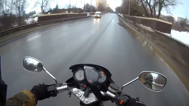 На мопеде весной по городу смотреть онлайн