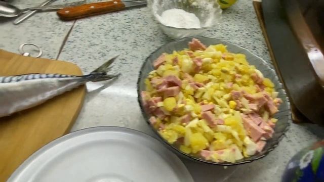 Наши будни! Мои любимые рецепты! Засолила скумбрию и замариновала капусту! Поездки, события, жизнь. смотреть онлайн