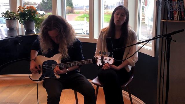 Somewhere Over The Rainbow | Liv Neslowe & Andreas Oxholm смотреть онлайн