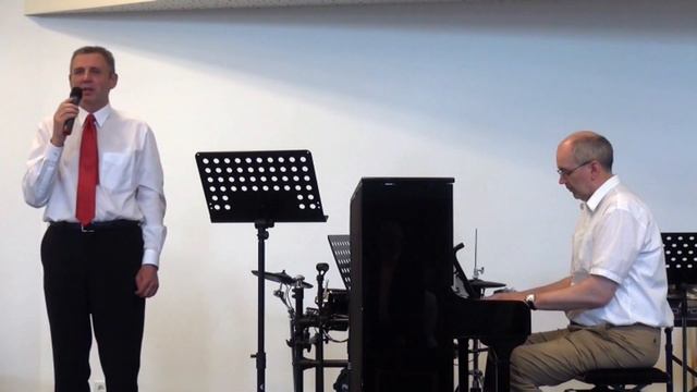 На пол дороги в небо текст Анны Вельк-Деер, поёт Андрей Вибе, музыкальное сопровождение Николая Виб смотреть онлайн
