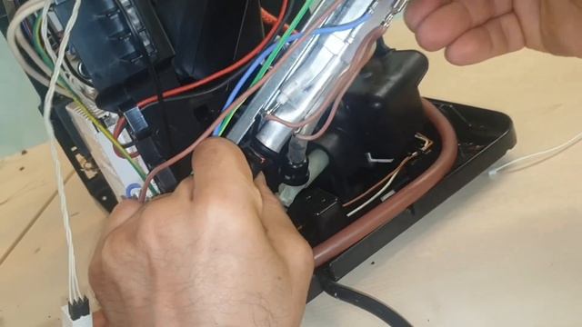 Siemens EQ3 EQ500 Heizelement Wasser Boiler wechseln Schritt für Schritt. Wather Heater replace eas смотреть онлайн