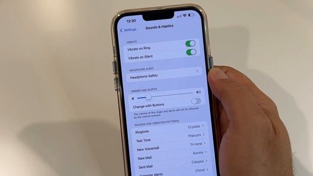 iPhone 13 Ringer Volume Goes Down Itself | Fix iPhone ringer volume смотреть онлайн
