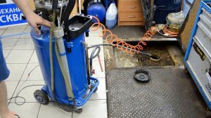 NORDBERG 2380, Установка для замены масла, ТО, Первый слив масла в бочку