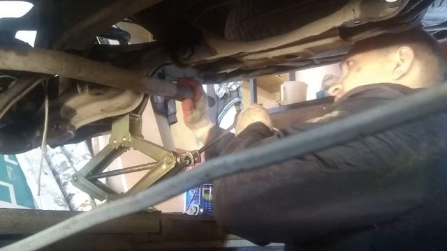 Замена сайленблоков задней подвески Honda StepWgn RF1!!! Часть2!!! смотреть онлайн
