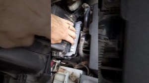 Тайота Авенсис.Как заменить воздушный фильтр.Замена своими руками за 5минут.