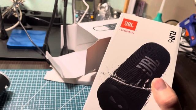 Распаковка девайсов с AliExpress. Мини-насос для шин. Реплика JBL FLIP6.