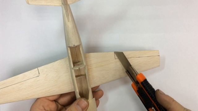 Как сделать ЯК-52 учебный самолет своими руками, крыло готово, часть 9. смотреть онлайн