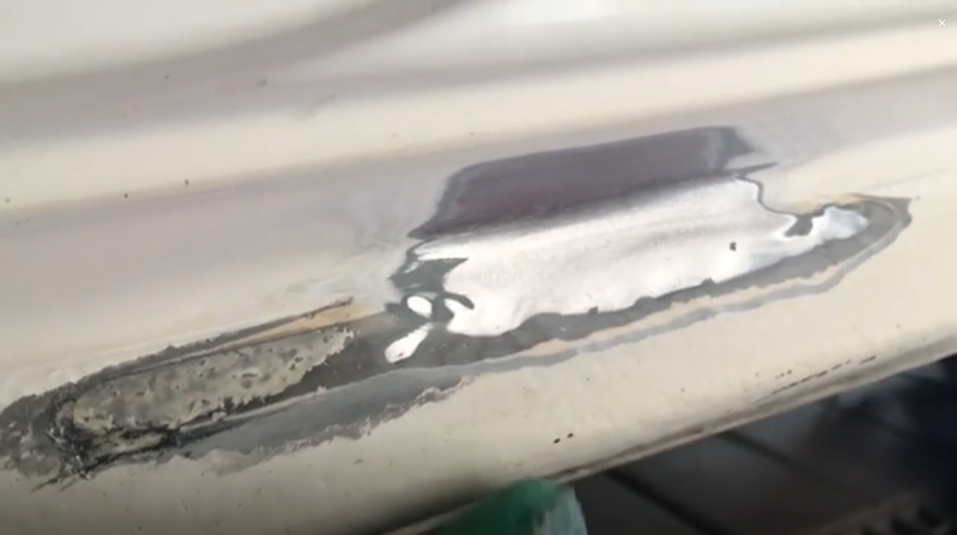 Фольксваген Поло. Удаление коррозии.Часть-1..Volkswagen Polo. Removal of corrosion on arches, doors, смотреть онлайн