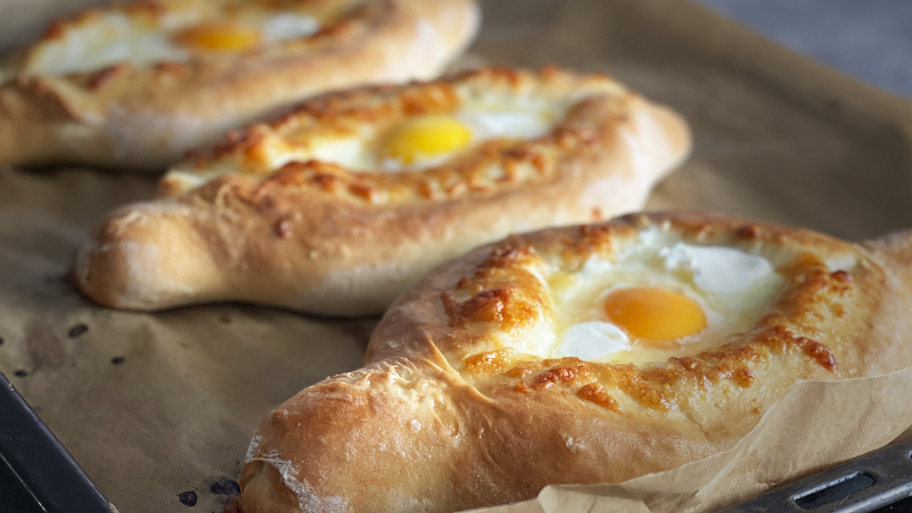 Хачапури лодочка | Как приготовить хачапури по-аджарски смотреть онлайн