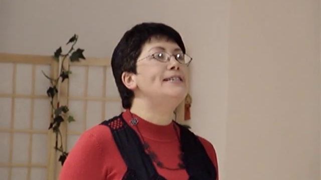 Две руки, легко опущенные смотреть онлайн