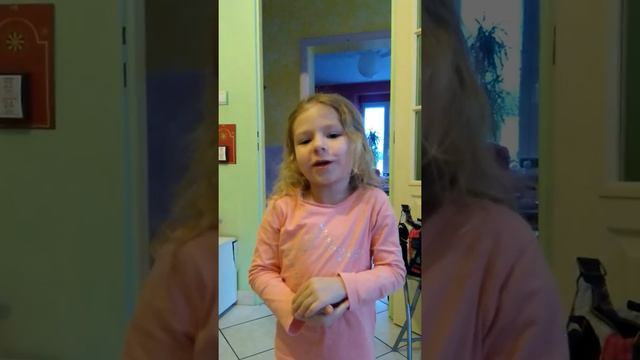 Ma fille chante " Aladin " de kev Adams смотреть онлайн