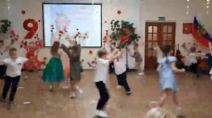 Танец с гвоздиками группа Лучики