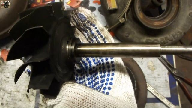 Разборка турбины HOLSET(Scania P,R/DC12)/Turbine Disassembly смотреть онлайн