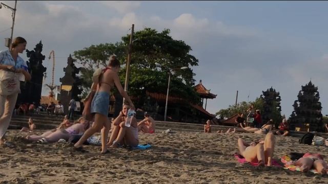 MUST SEE - BRAZIL's COPACABANA BEACH | Beach Club Tour in 2023 [4K] Ultra HD смотреть онлайн