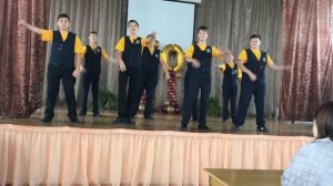 ОЧЕНЬ КРУТОЙ танец мальчиков на день учителя 7 класс СМОТРЕТЬ ВСЕМ