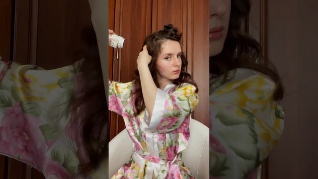 Укладка вьющихся волос на брашинг