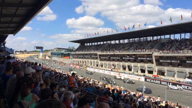 Le Mans Classic Grid 1 Le Mans start смотреть онлайн