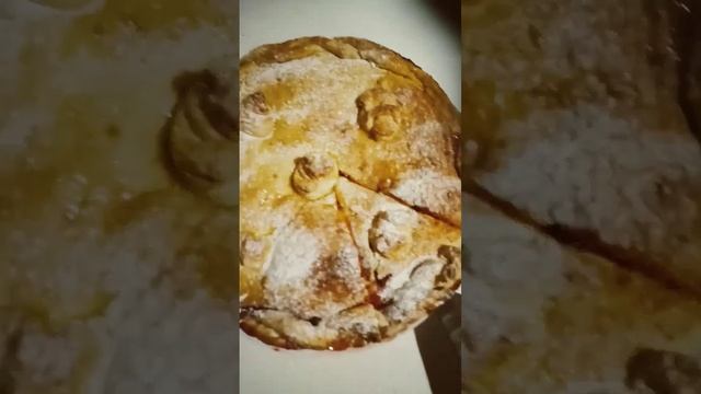 Сладкий  пирог из  дрожжевого теста со сливовым вареньем !!!  Домашняя выпечка!  /Рецепт под видео/