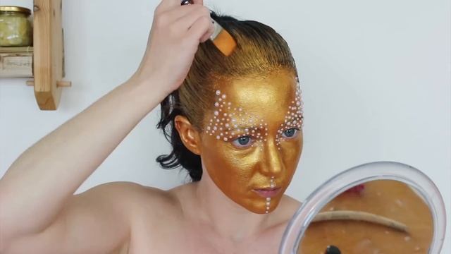 Gold and Pearl Makeup Bodypaint Tutorial смотреть онлайн