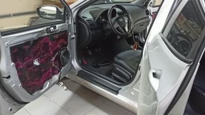 Hyundai Solaris: замена штатной акустики и шумоизоляция дверей