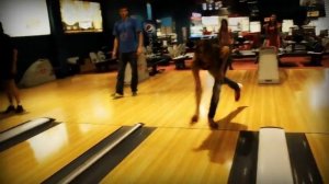 игра в боулинг на раздевание девушки