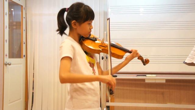 邱小妹拉Sevcik琶音 смотреть онлайн