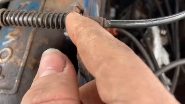 Vintage inlines 2 barrel carb adapter on a 250 I6 ford maverick смотреть онлайн