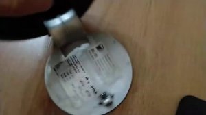 Лючок бензобака Skoda Octavia tour 1U6809857E серебристый