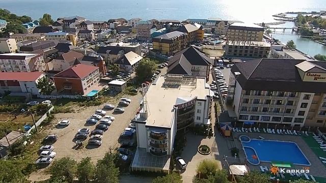 Отель "Три звезды" в п. Новомихайловский. Аэросъемка смотреть онлайн